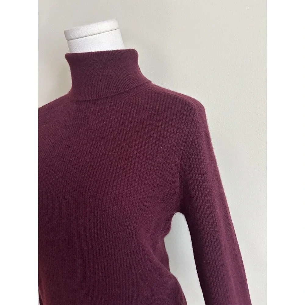 Minimalist Chic Quiet Luxury 100% Cashmere Knit Sweater Turtleneck Maroon Small - Picture 5 of 7